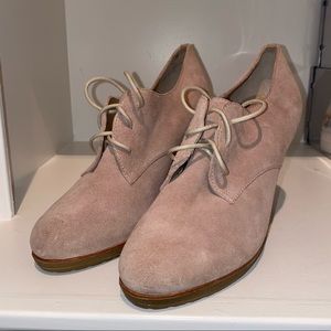 Talbot's Suede Cream Heeled Shoe-tie! NWOT